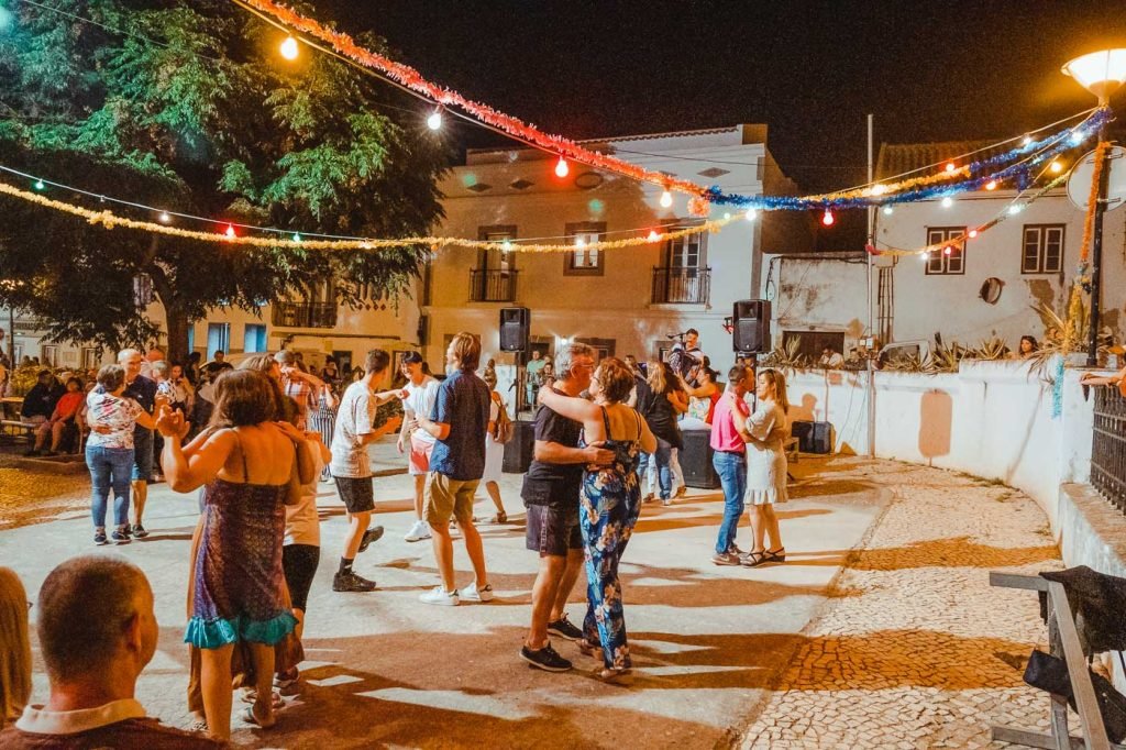 Lagos, Luz, Ferragudo, Carvoeiro, and Albufeira.