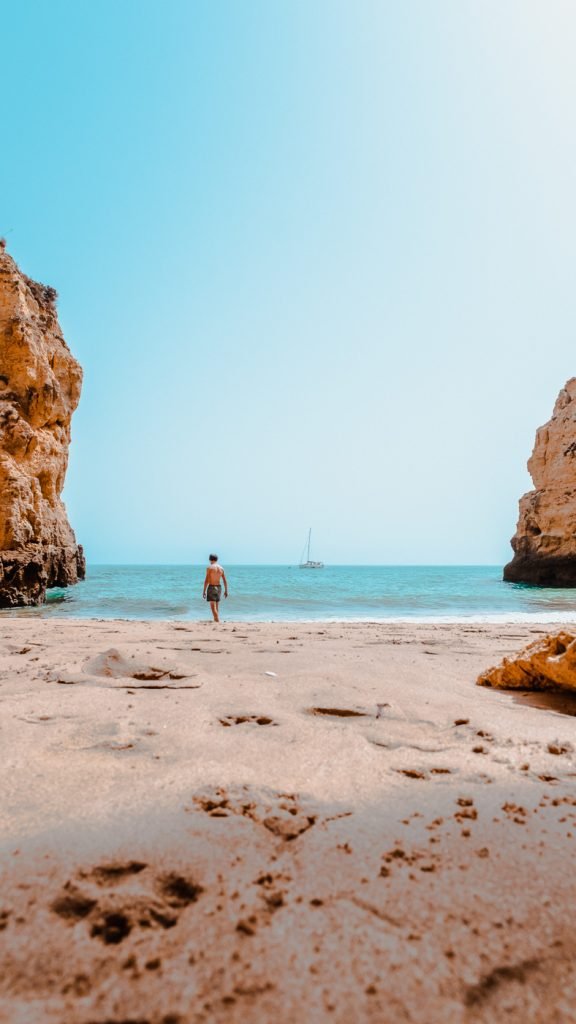 Praia do Barranco do Martinho hike
