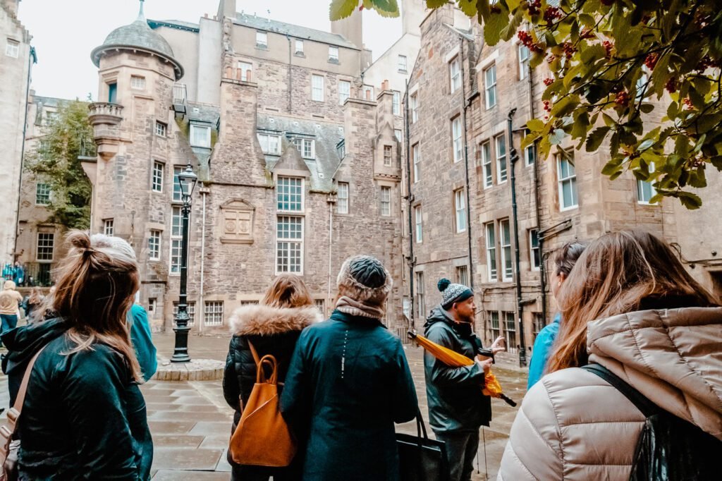 Walking tour of Edinburgh